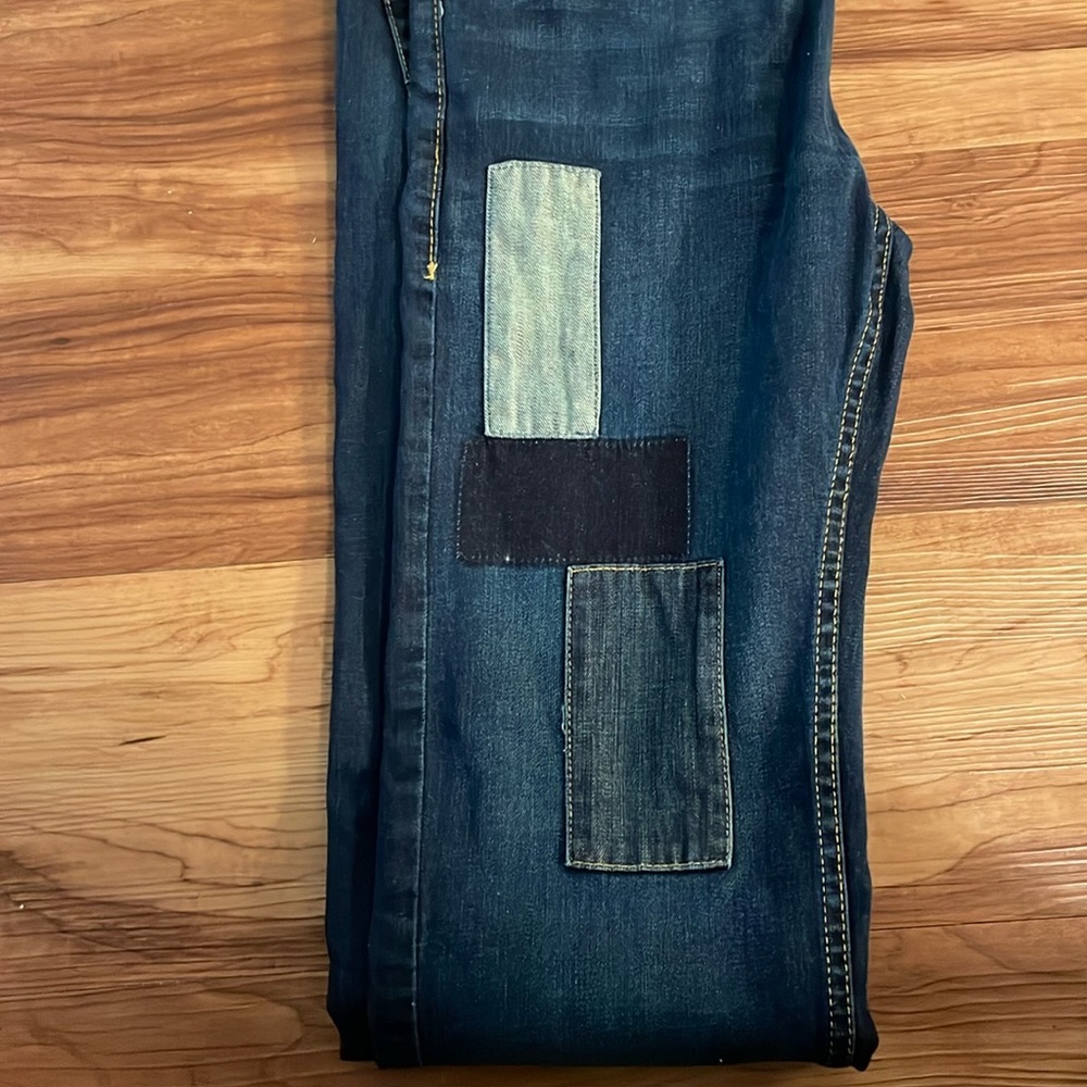 BOYS 20 LEVI JEANS